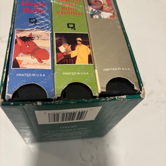 America's Christmas Classics Children's Collection VHS Set- Holiday Movies - Picture 9 of 14